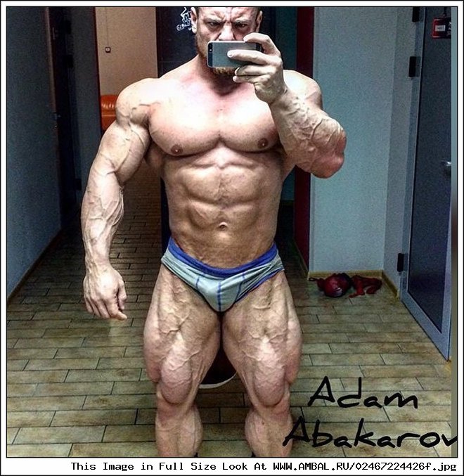 Бодибилдер адам Абакаров