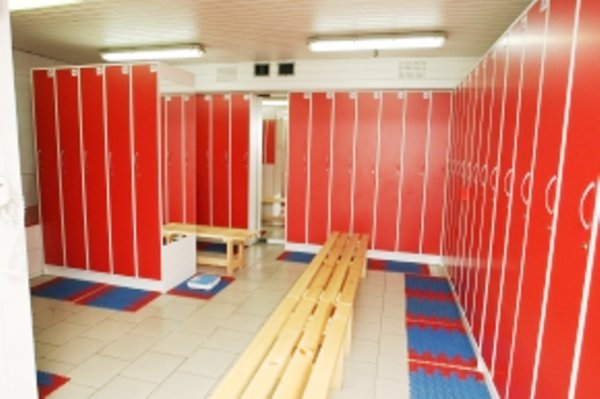 Фитнес клуб Юность. Раздевалка