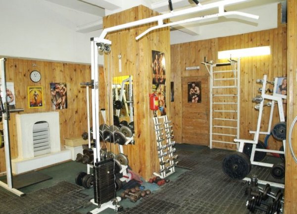 Фитнес-клуб Gym. Тренажерный зал