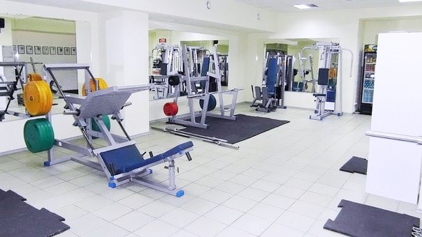 Фитнес клуб "Erix" на Краснозвездном. Тренажерный зал