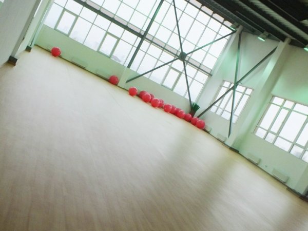 Фитнес-клуб MegaGym. Зал групповых программ