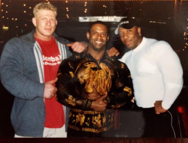 Деннис Вольф (Dennis Wolf), Шон Роден (Shawn Rhoden). Деннис Вольф: "2003 год, мо первый визит в Соединенные Штаты. Узнаете этих парней?"