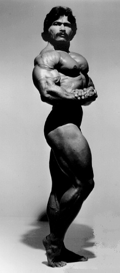 Ed Corney posing