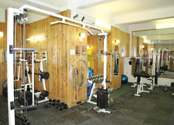 Фитнес-клуб Gym. Тренажерный зал