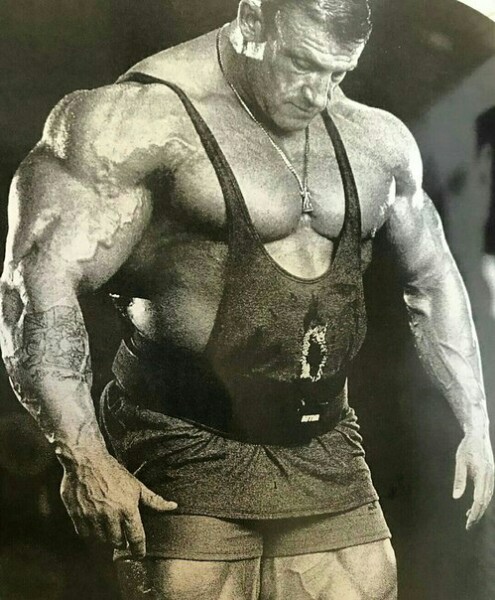 Пуловер Дориана Ятса