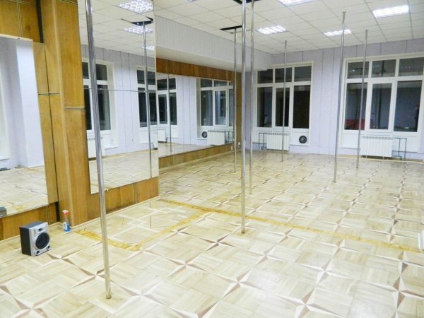 Спортивный клуб Фитнес-лига. Зеркальный зал