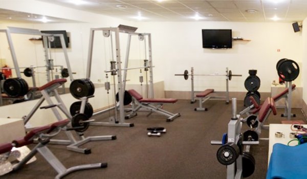 Фитнес клуб Fit Life. Тренажерный зал