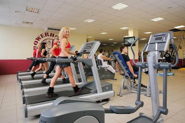 Powerhouse Gym на Дерябиной. Тренажерный зал. Кардиозона
