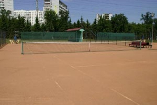 Дружба. Теннисные корты