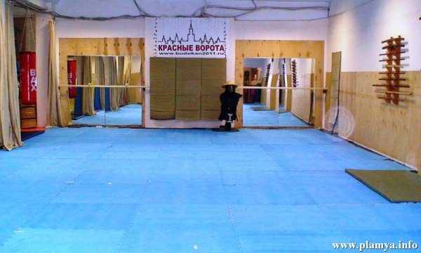 ПЛАМя - клуб рукопашного боя. Зал для единоборств