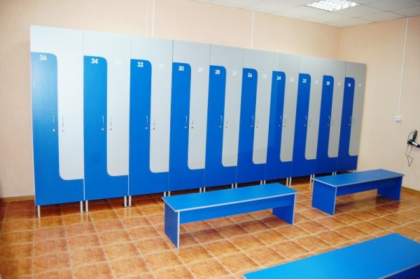 Фитнес клуб "Чикаго". Мужская раздевалка