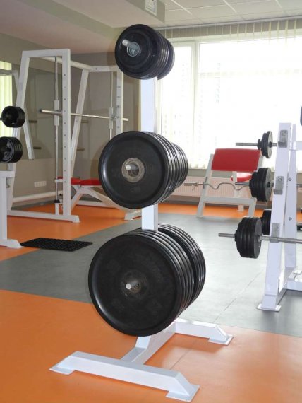 Respect Fit на Космической. Свободные веса
