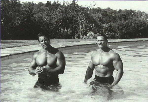 Арнольд Шварценеггер фотография: Рег Парк (Reg Park), Арнольд Шварценеггер (Arnold Schwarzenegger). Встреча с кумиром, фотографии, биография, соревнования, бодибилдинг