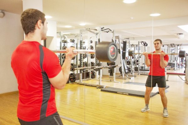Фитнес-клуб FitWellAthletics. Тренажерный зал