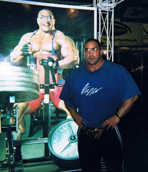 Нассер Эль Сонбати (Nasser El Sonbaty). На выставке ФИБО 2001 года