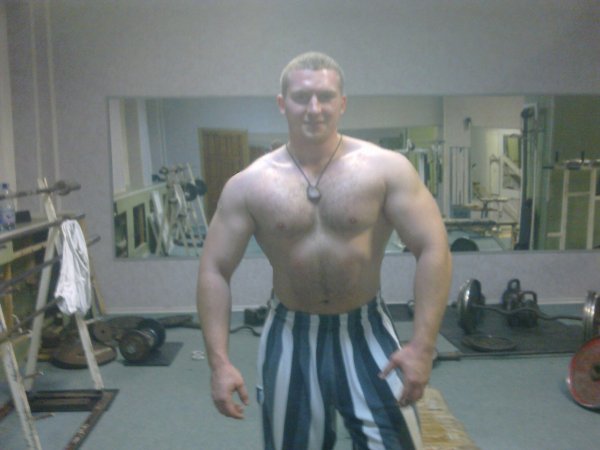 Бодибилдер 90 кг
