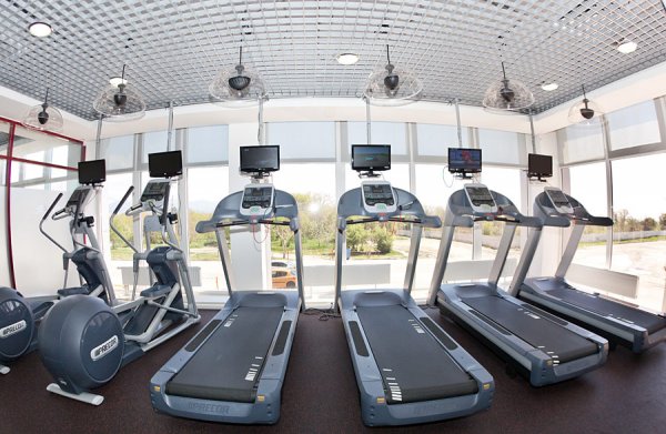 Фитнес центр Sta-FIt GYM. Кардиотренажеры с акустической линзой