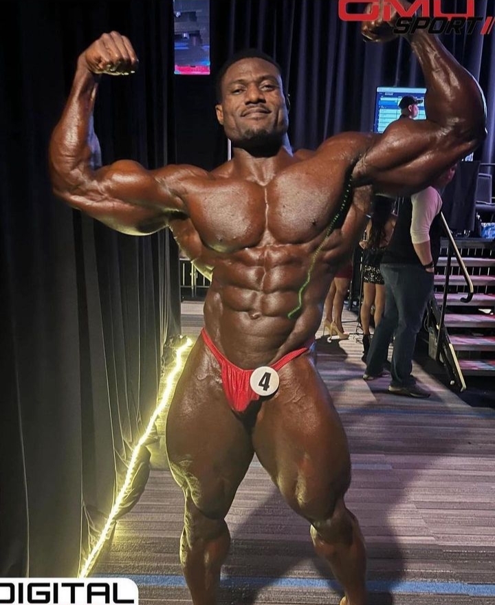 Andrew Jacked бодибилдер
