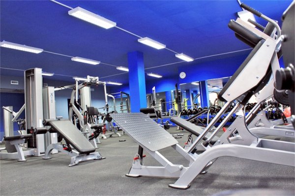 Спортивный клуб Mister fit. Тренажерный зал