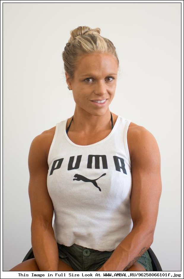 Larissa Reis Bio
